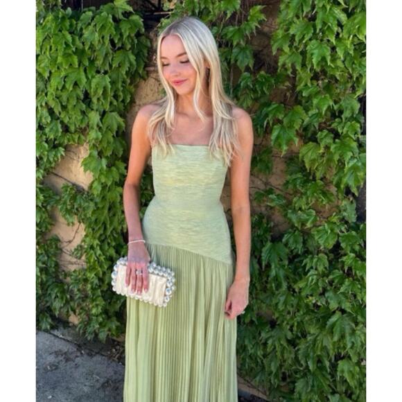 Alexis Sunniva Sage - Picture 6 of 9